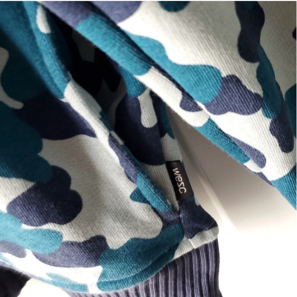 Wesc Men's Bomber Fleece Jacket Blue and Gray Camo Size Small
